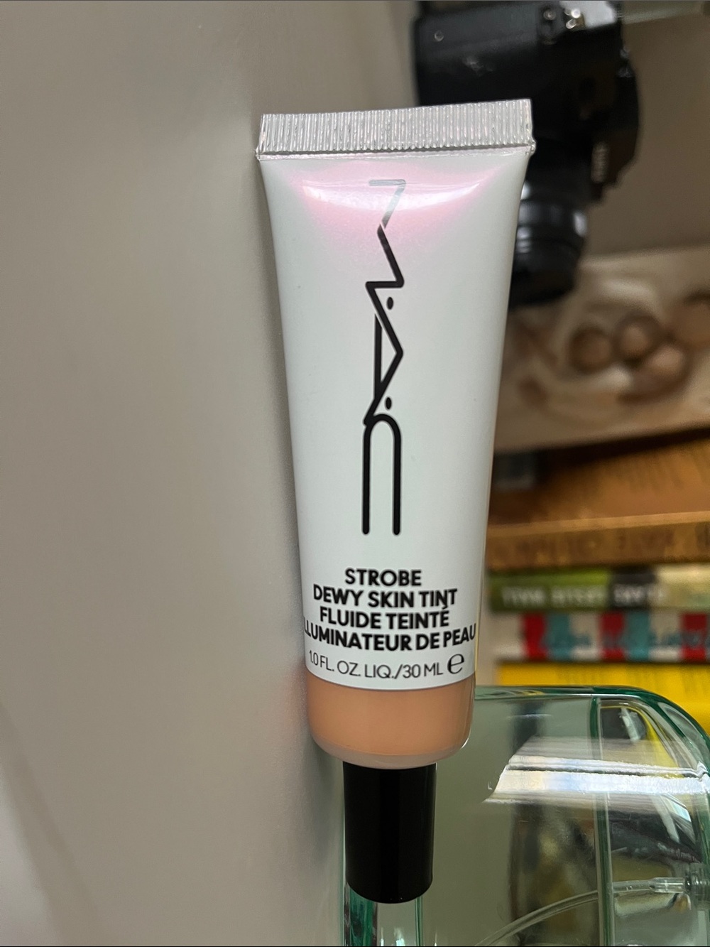 MAC Cosmetics Strobe Dewy Skin Tint - medium 1